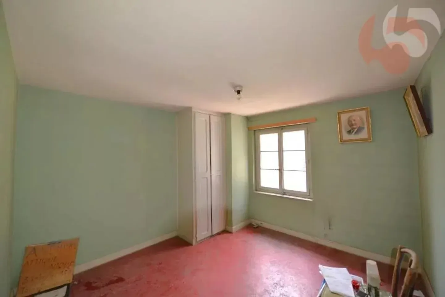 Attic with great potential with rare turret in the heart of the village of Saillon - Photo 3 of 7