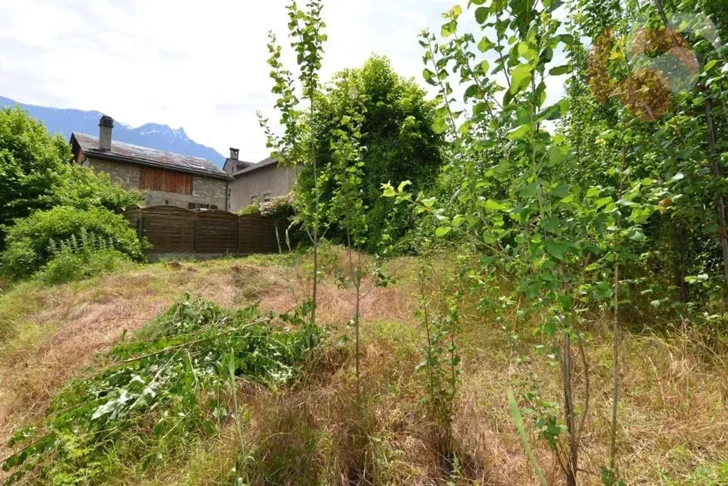 Attic with great potential with rare turret in the heart of the village of Saillon - Photo 7 of 7
