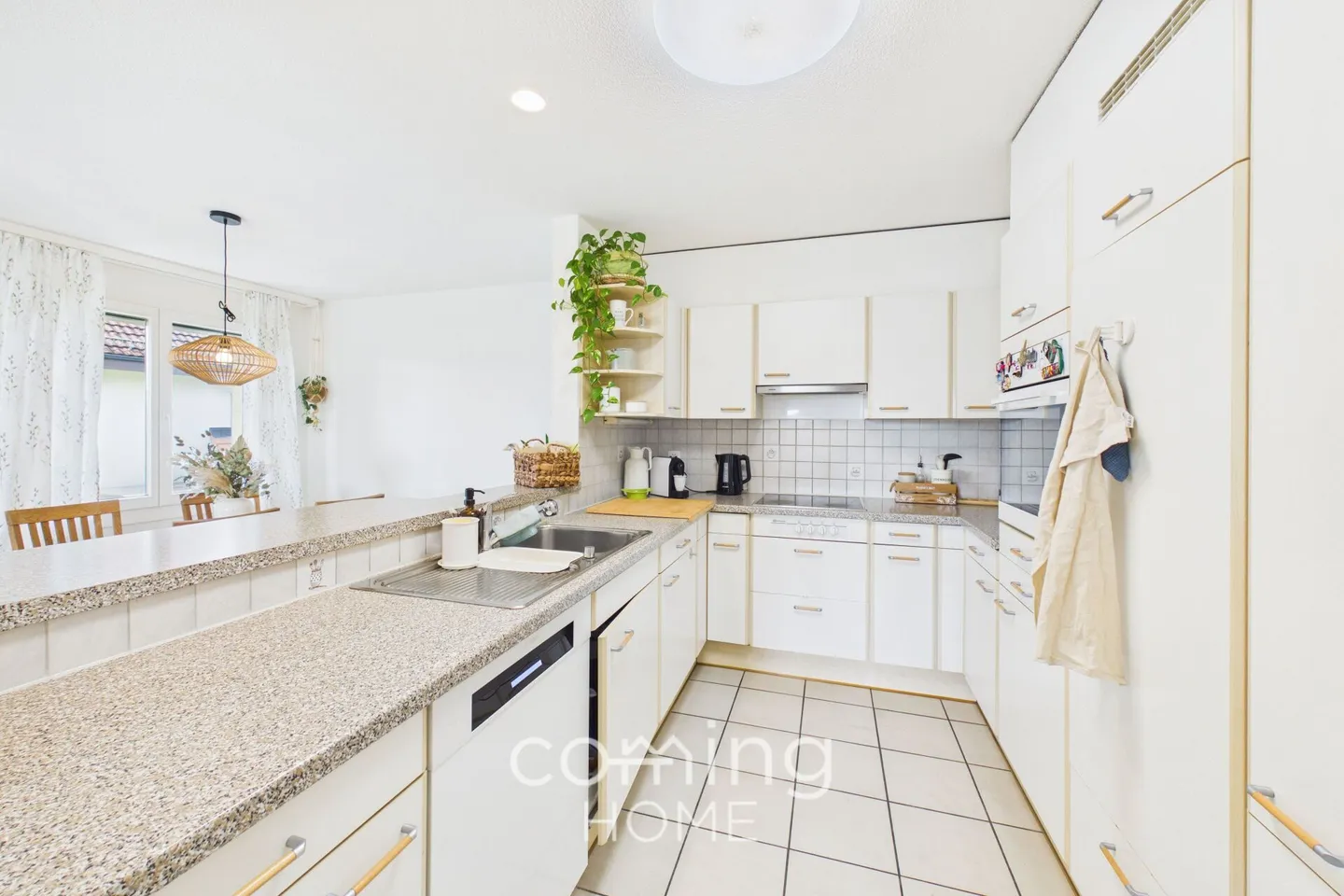 Bright 4.5-room apartment in Roggwil - balcony, private laundry room, and 2 parking spaces - Foto 4 von 13