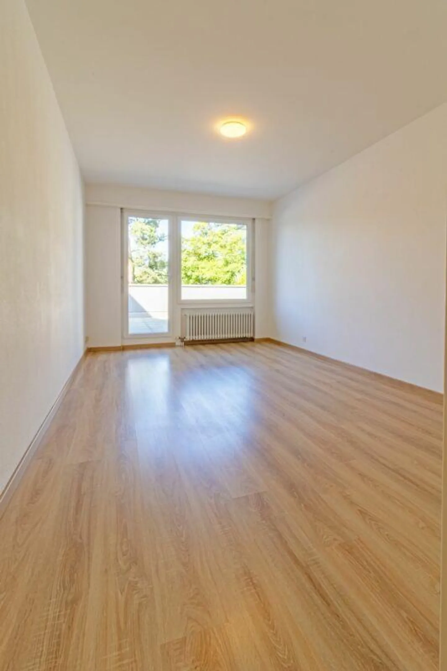 Ampio appartamento con terrazza di 5,5 stanze con garage e locale hobby - Foto 13 di 16