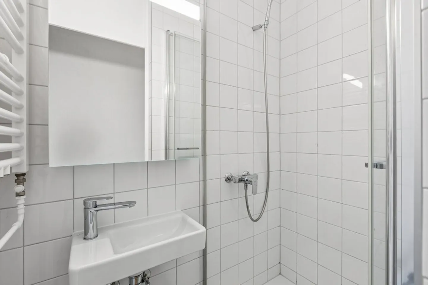Geräumige Wohnung Nähe UNO - Foto 8 von 12