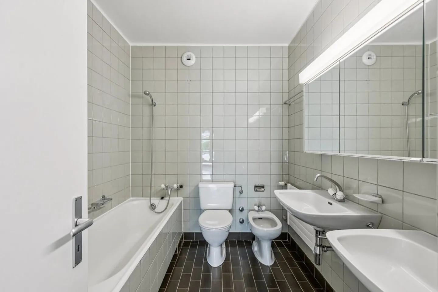 Geräumige Wohnung Nähe UNO - Foto 9 von 12