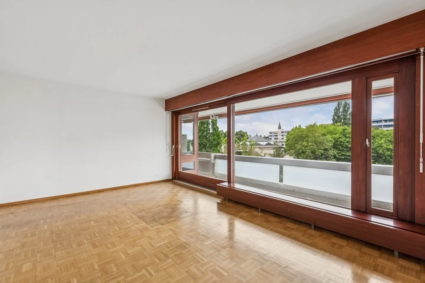 Geräumige Wohnung Nähe UNO - Foto 11 von 12