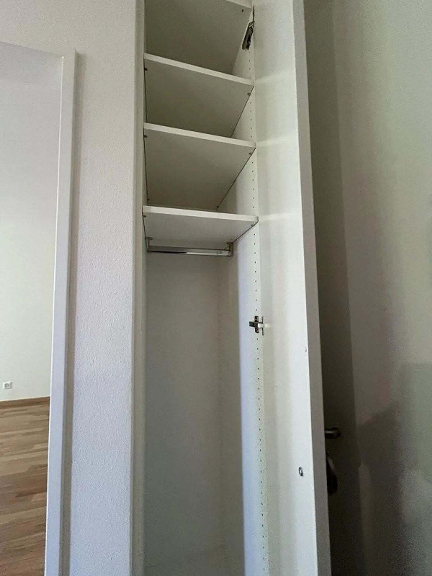 Single apartment near city center - freshly renovated - Photo 5 of 10