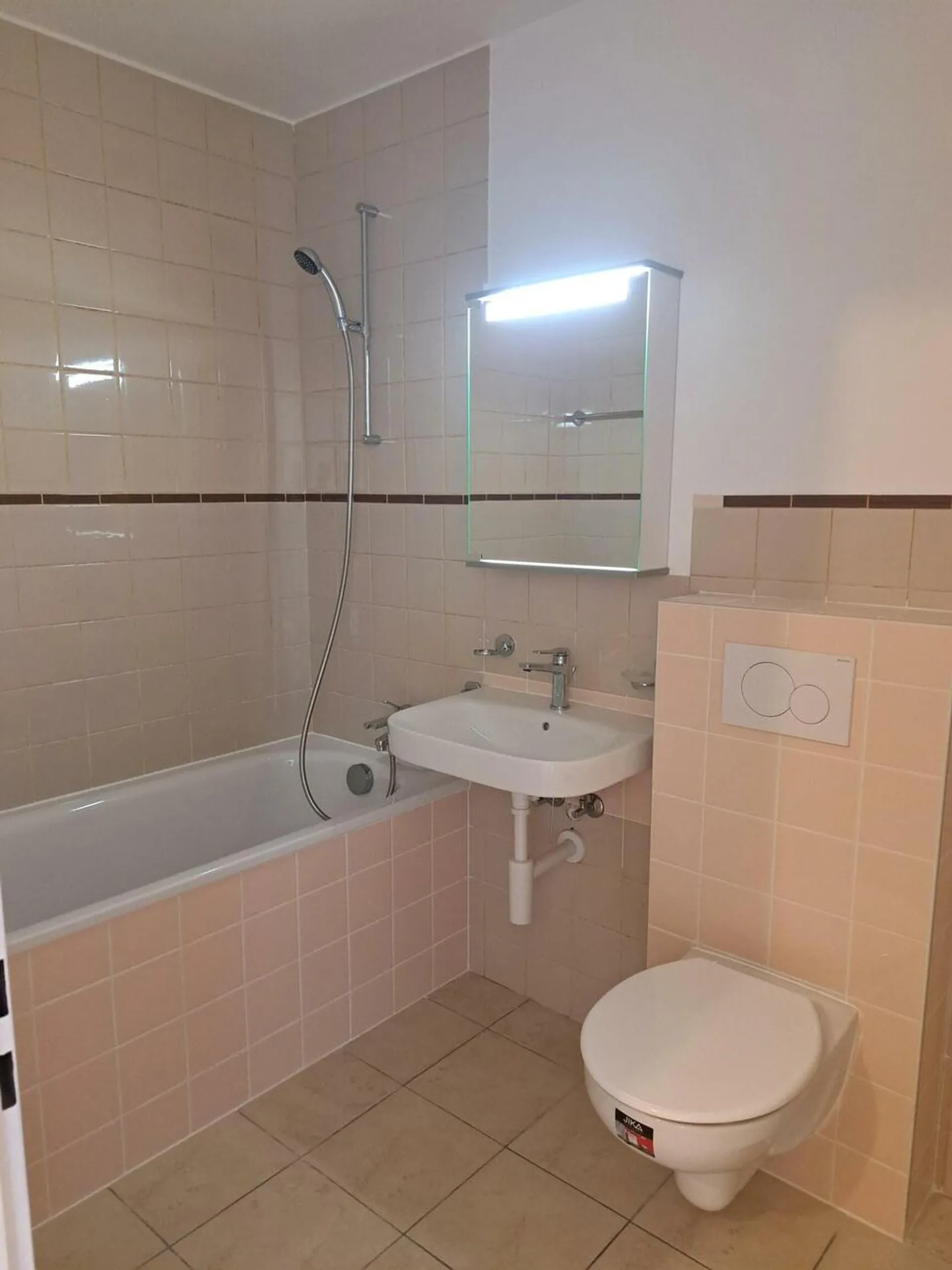 Parcs 42 - Appart. 2 p de 56 m2 avec balcon  - Photo 8 sur 8