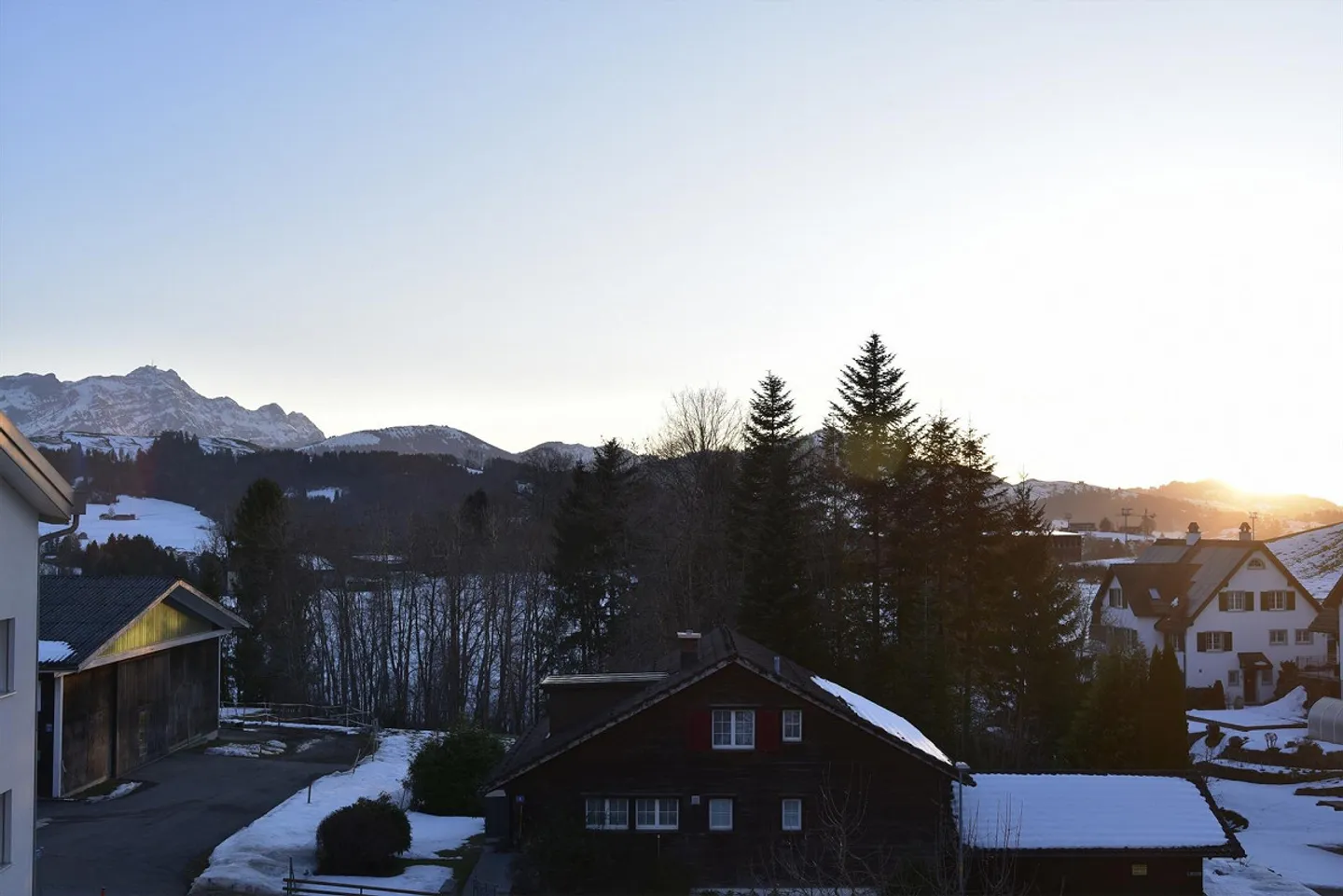 Appartement spacieux et ensoleillé de 5,5 pièces dans un emplacement calme - Photo 14 sur 17
