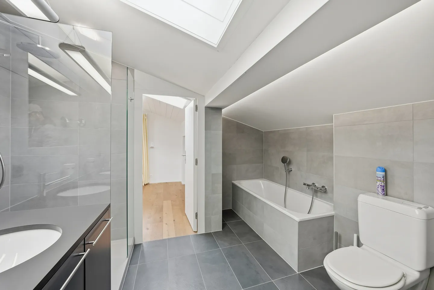 Semi-Detached House with Panoramic View, 20 Minutes from Gstaad - Photo 33 of 33