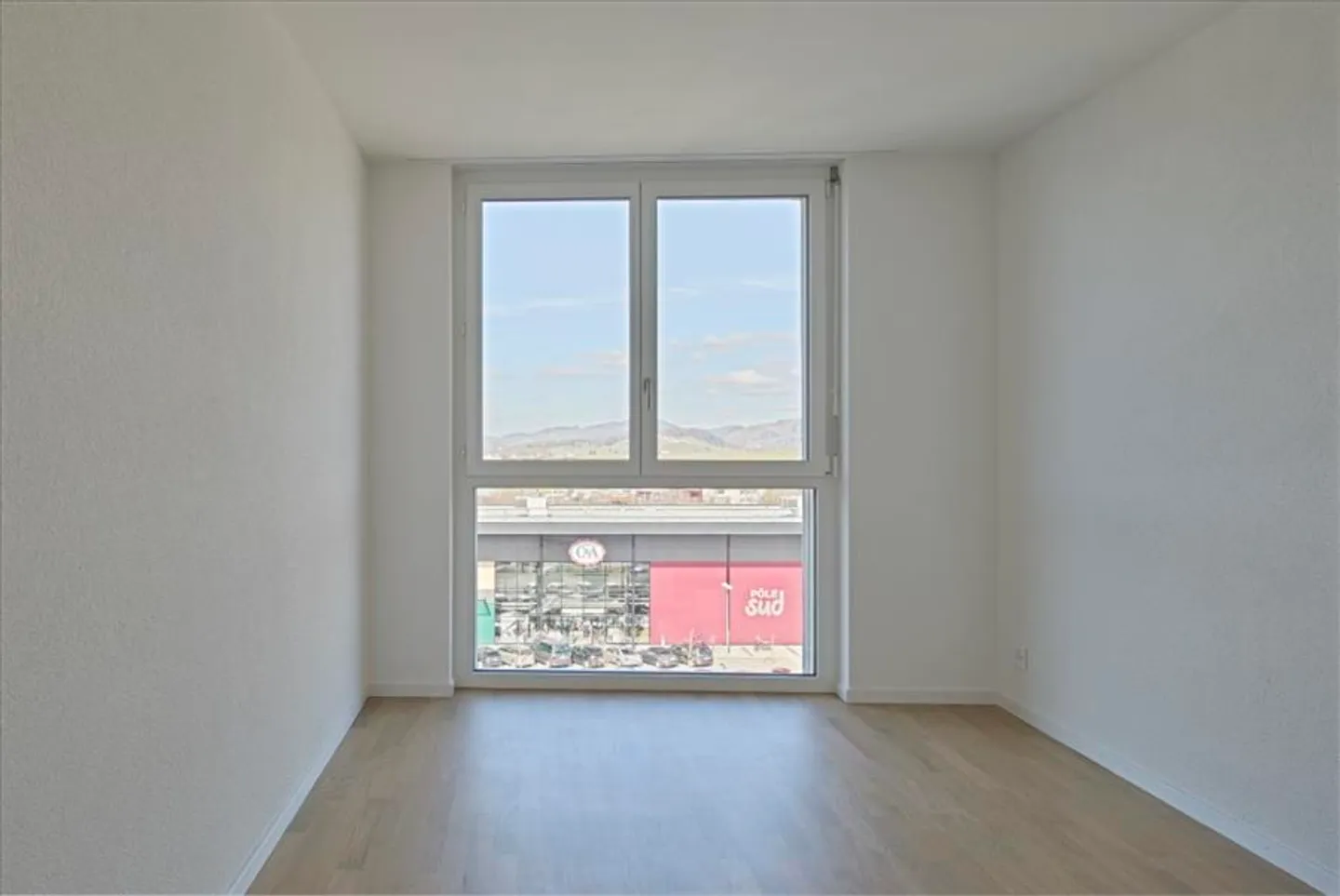 Bright Living in the Heart of Bulle - Photo 2 of 2