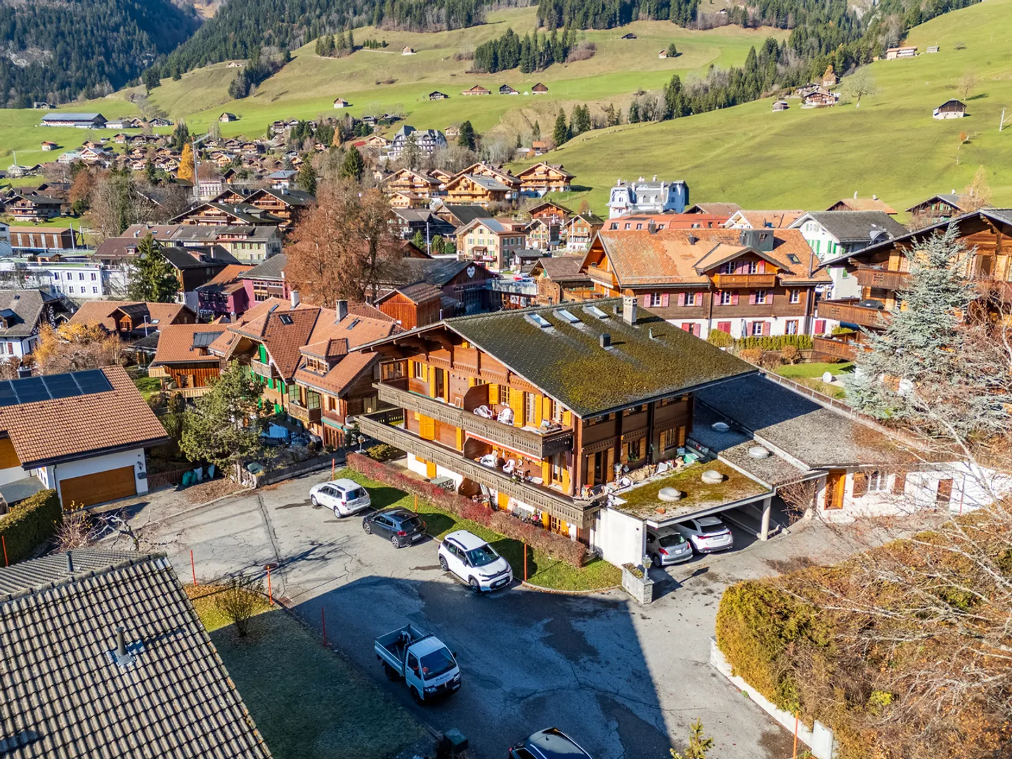 Semi-Detached House with Panoramic View, 20 Minutes from Gstaad - Photo 17 of 33