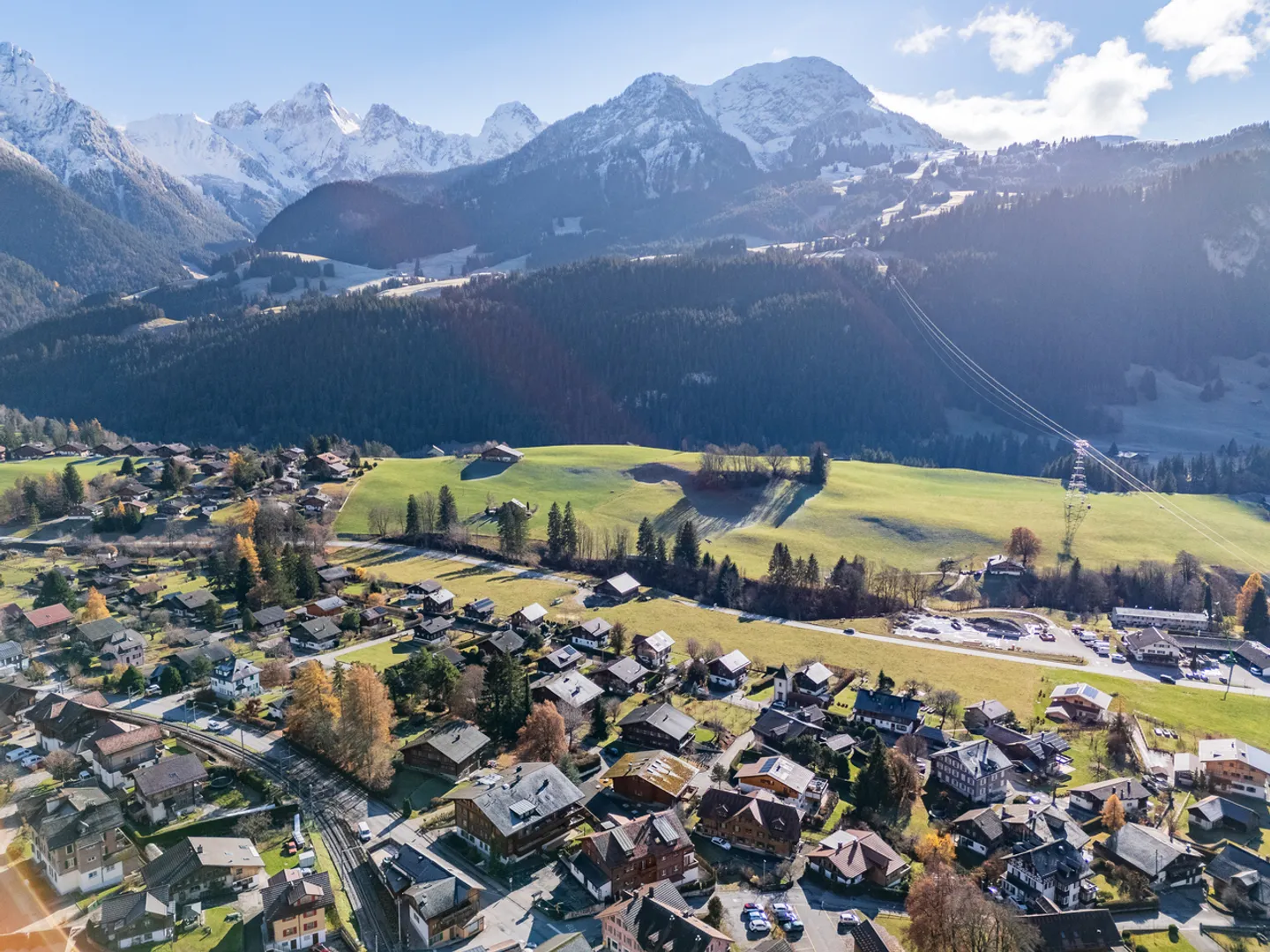 Semi-Detached House with Panoramic View, 20 Minutes from Gstaad - Photo 18 of 33