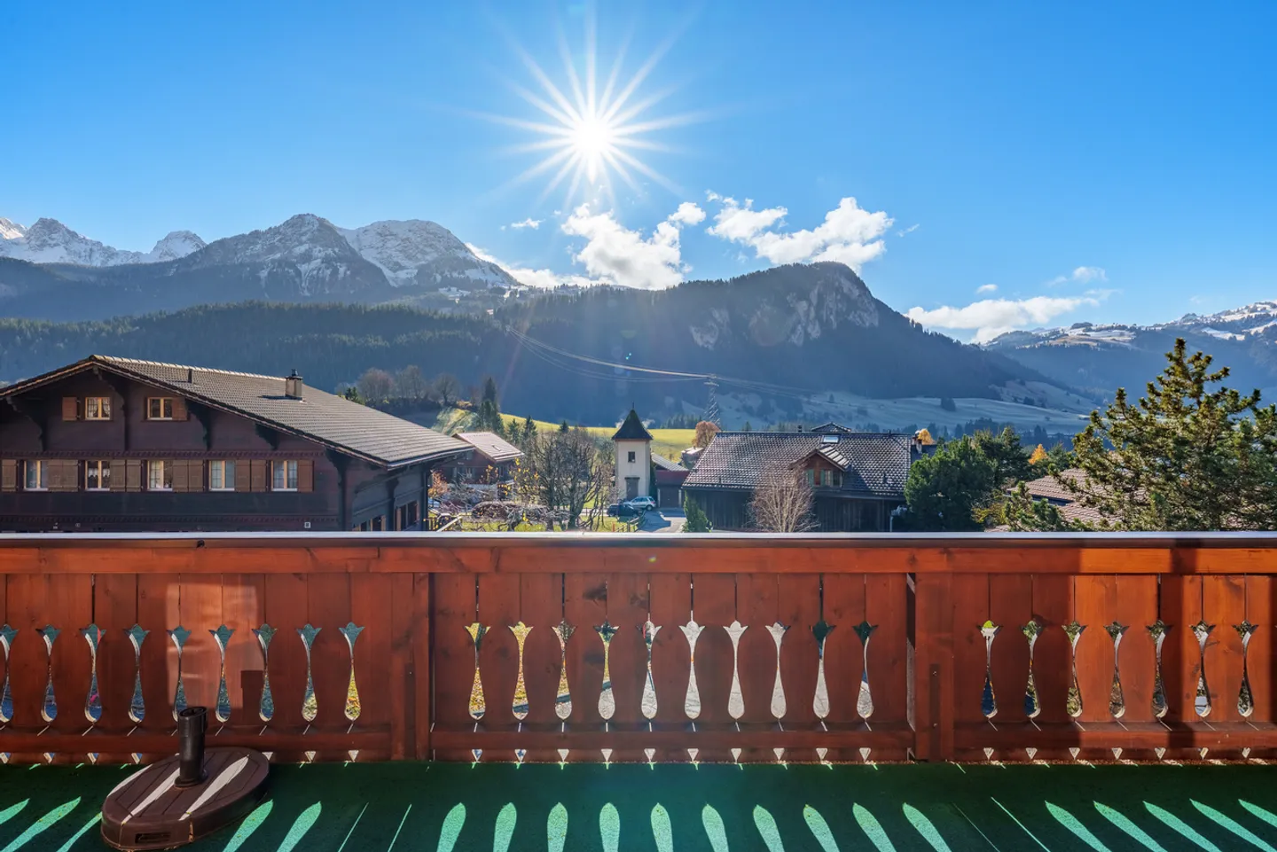 Semi-Detached House with Panoramic View, 20 Minutes from Gstaad - Photo 20 of 33