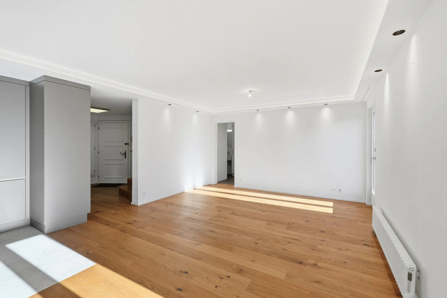 Semi-Detached House with Panoramic View, 20 Minutes from Gstaad - Photo 23 of 33