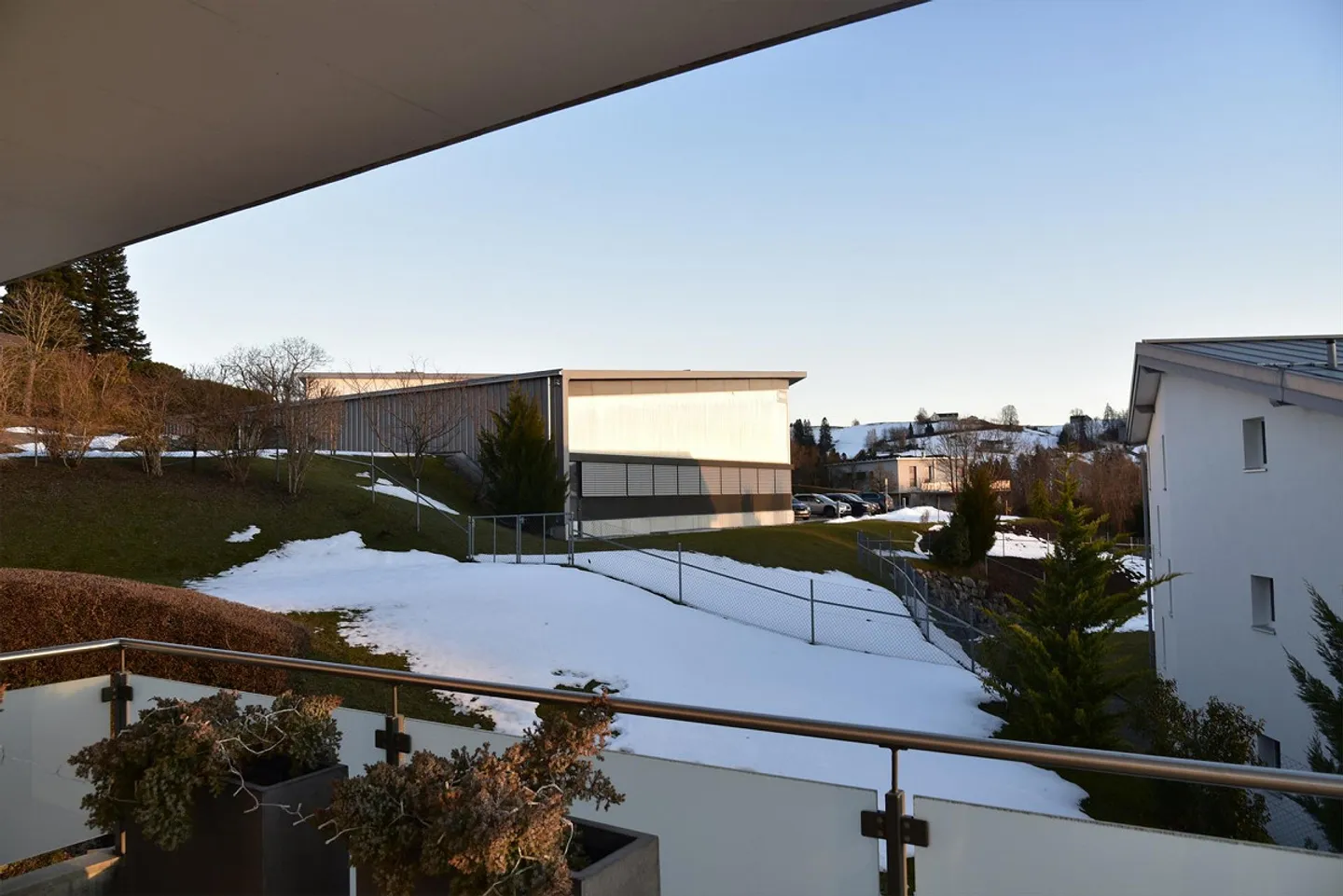 Appartement spacieux et ensoleillé de 5,5 pièces dans un emplacement calme - Photo 15 sur 17