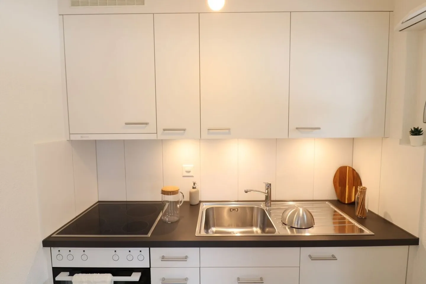Newly renovated apartment! - Photo 3 of 6