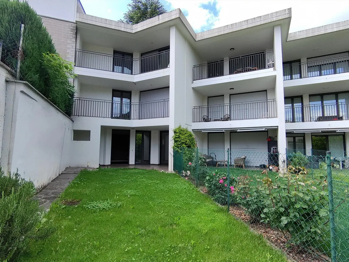 AMPIA CASA CONTIGUA 5.5 CON MERAVIGLIOSA VISTA LAGO - Foto 13 di 13