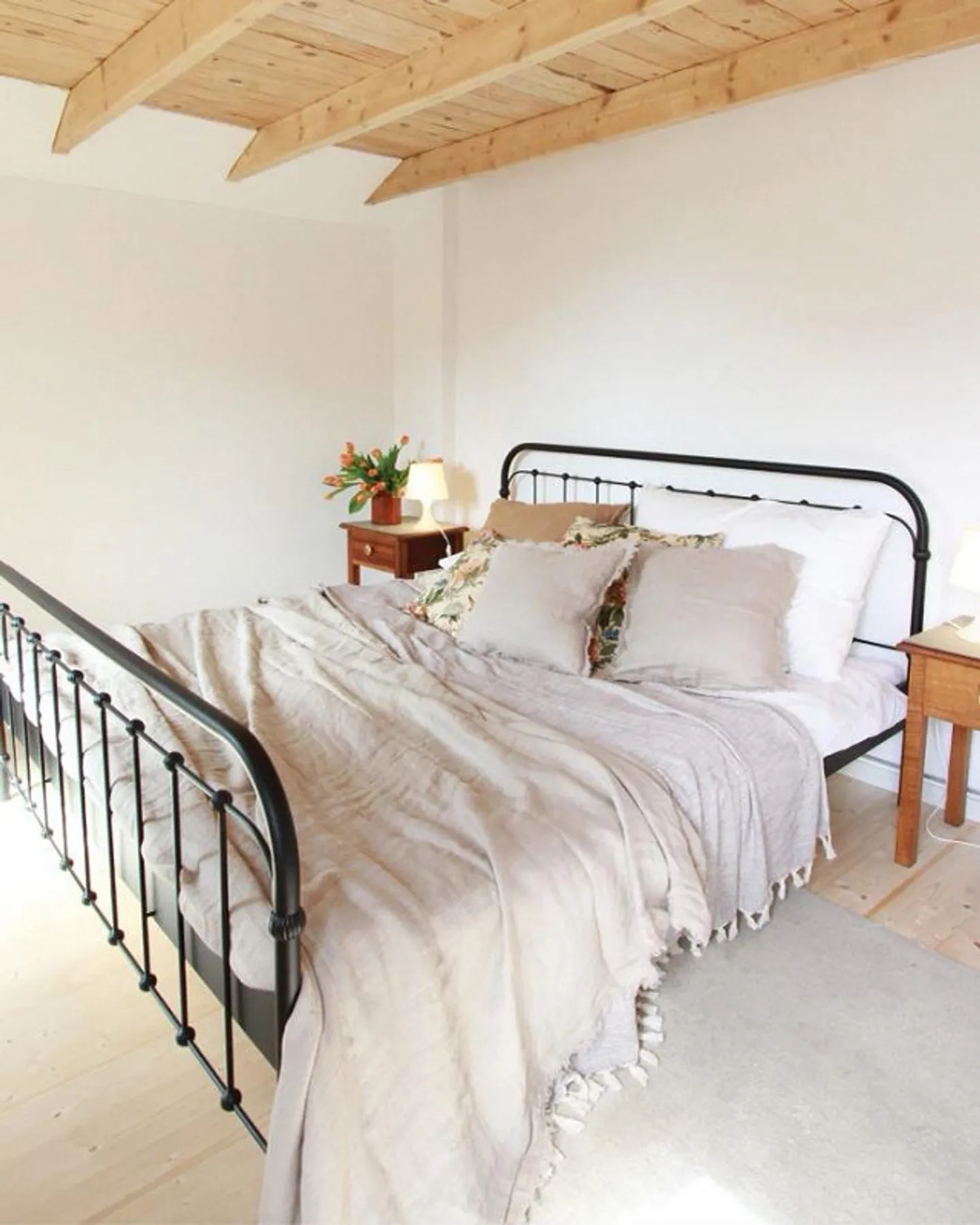 SHADOW OF THE CHESTNUT - Photo 9 of 25