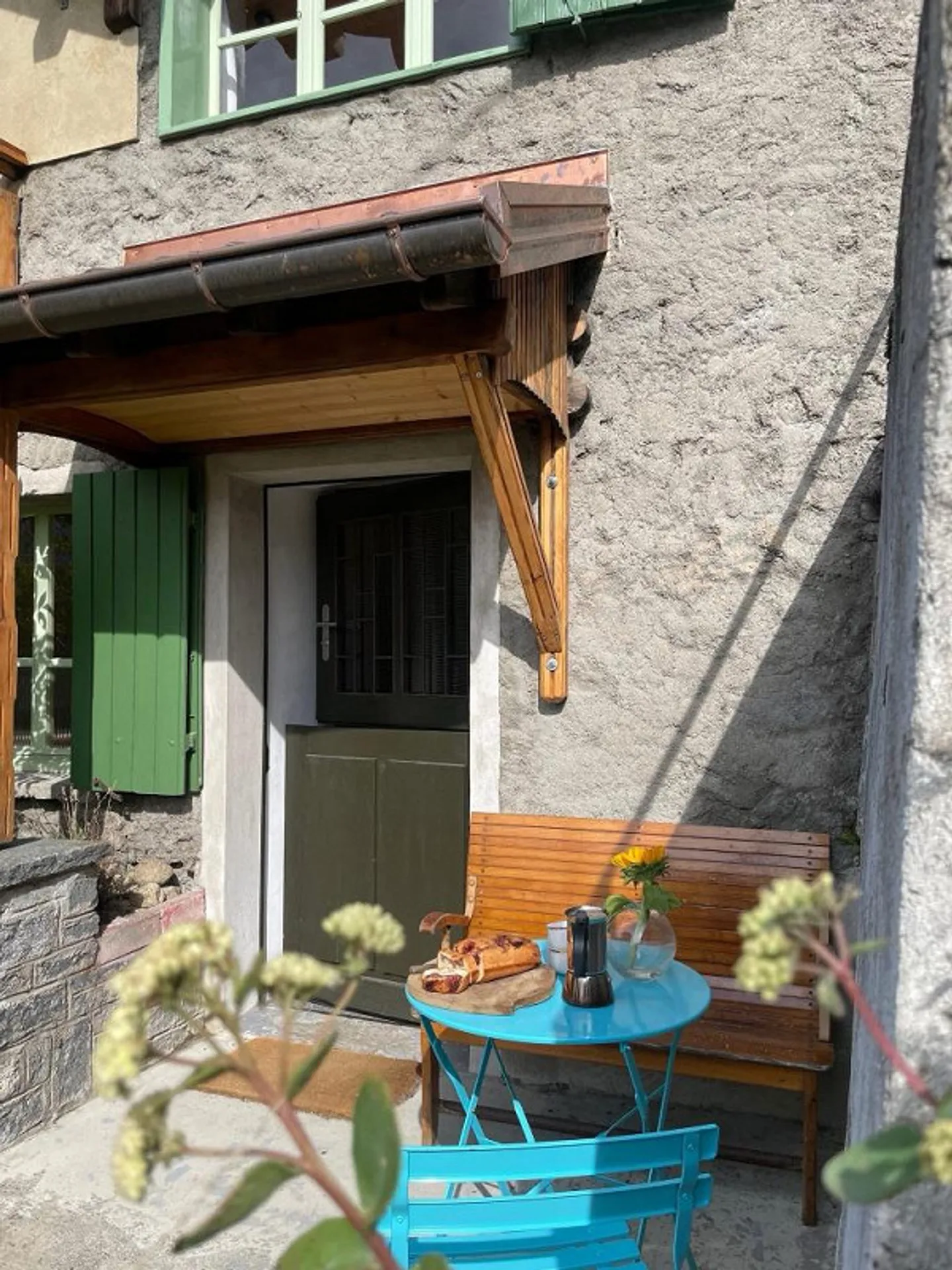 SHADOW OF THE CHESTNUT - Photo 16 of 25