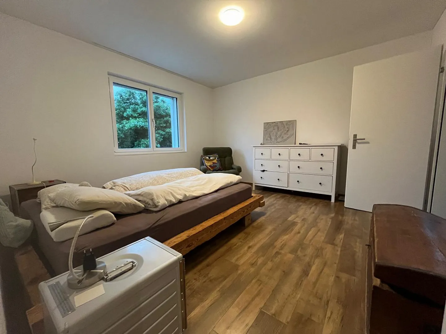 Bright 4.5-room apartment with balcony and wood stove in sunny Trimmis - Photo 3 of 5