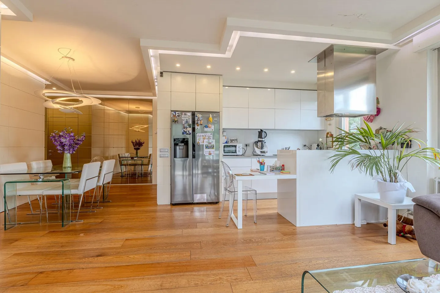 SPLENDIDES 4.5 LOCALE MIT TERRASSE UND SEEBLICK IN BISSONE - Foto 1 von 9