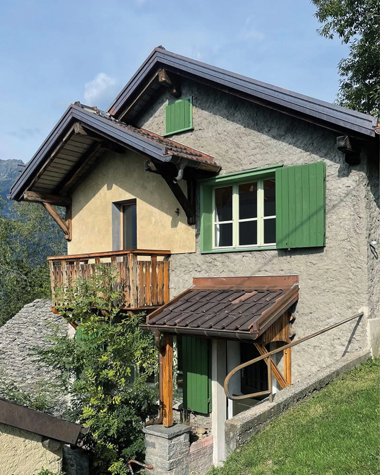 SHADOW OF THE CHESTNUT - Photo 23 of 25