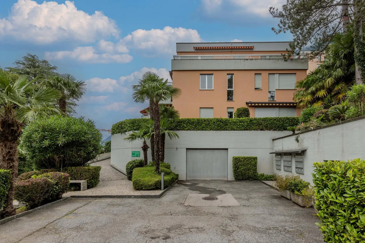 SPLENDIDES 4.5 LOCALE MIT TERRASSE UND SEEBLICK IN BISSONE - Foto 9 von 9