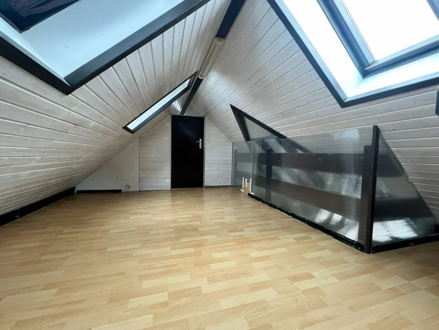 Geräumige Duplexwohnung mit 5,5 Zimmern - Foto 4 von 11