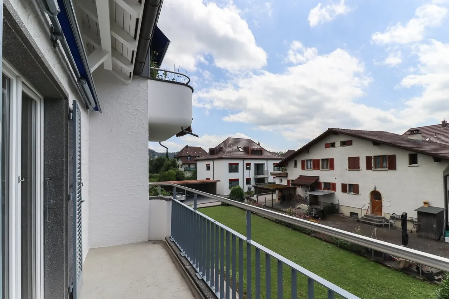 Arriving Home - Photo 4 of 6