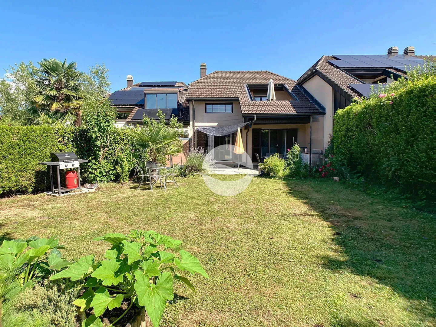 Pretty furnished townhouse Minimum 1 year lease - Photo 1 of 14