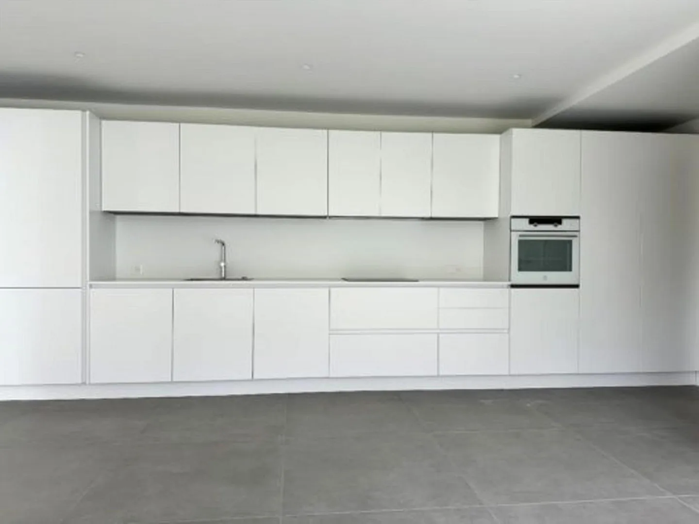 New and modern 2.5 rooms just minutes from the city - Photo 3 of 12