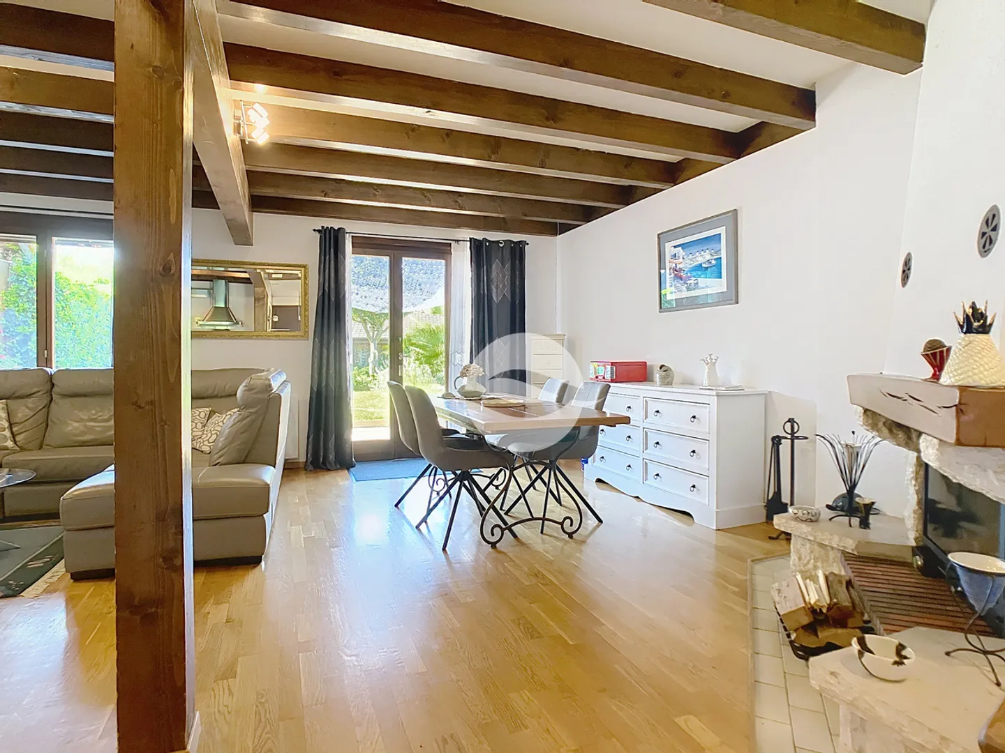 Pretty furnished townhouse Minimum 1 year lease - Photo 2 of 14