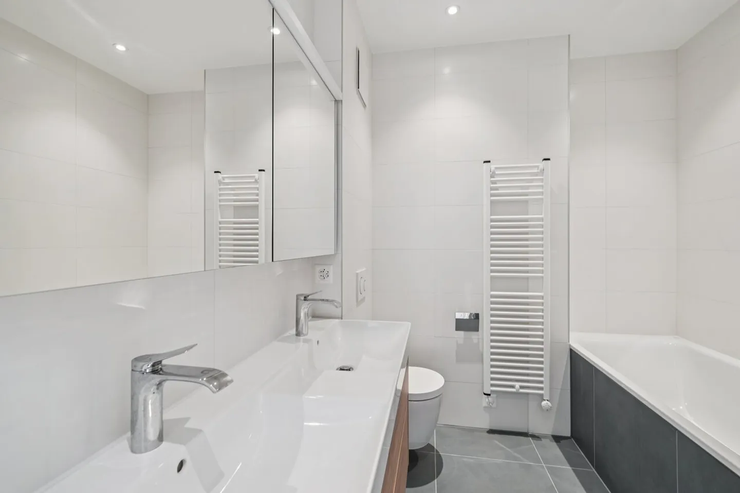 Raum und Ruhe im Herzen von Terre-Sainte - Foto 7 von 9