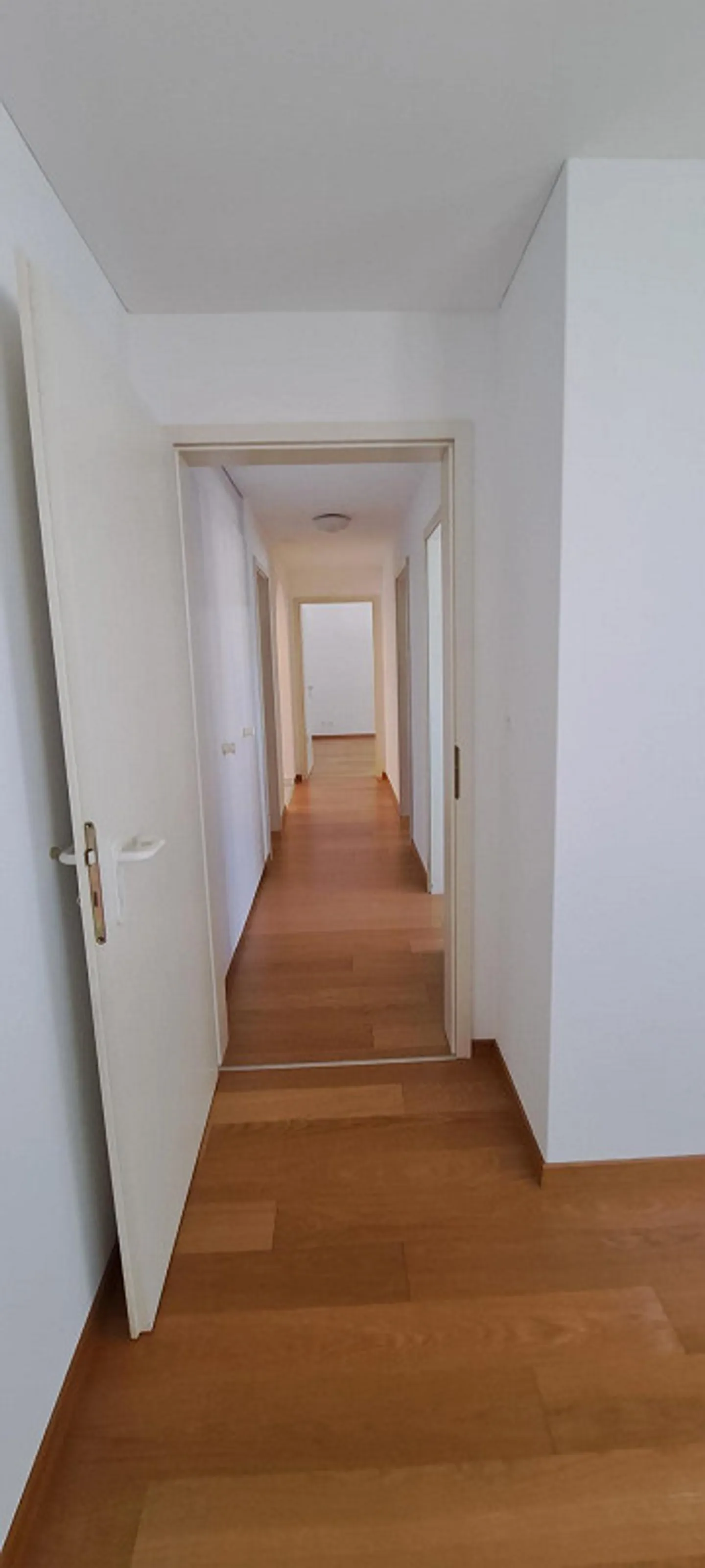 Gently renovated, spacious 4 ½ room apartment in Oberuzwil - Photo 14 of 15