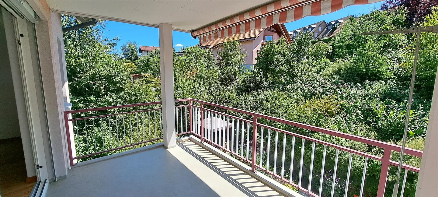 Gently renovated, spacious 4 ½ room apartment in Oberuzwil - Photo 6 of 15