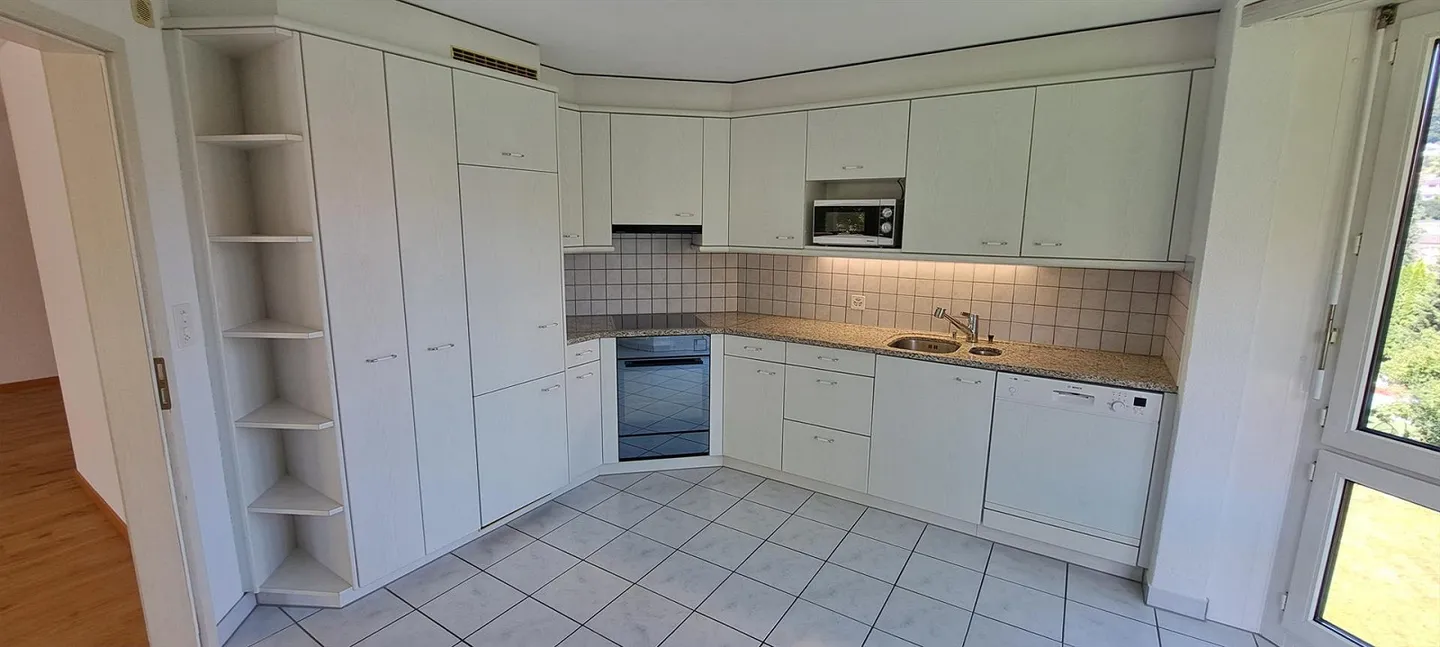 Gently renovated, spacious 4 ½ room apartment in Oberuzwil - Photo 7 of 15