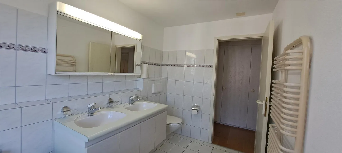 Gently renovated, spacious 4 ½ room apartment in Oberuzwil - Photo 11 of 15