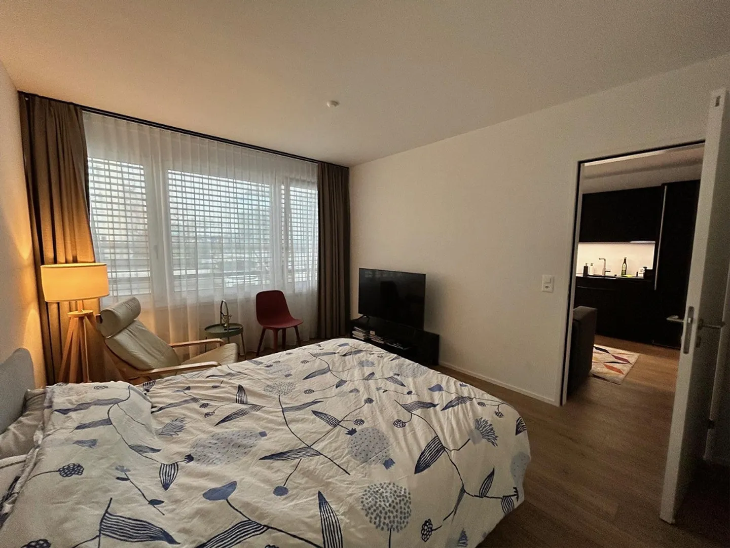 La tua nuova casa nel cuore di Zug! - Foto 3 di 4