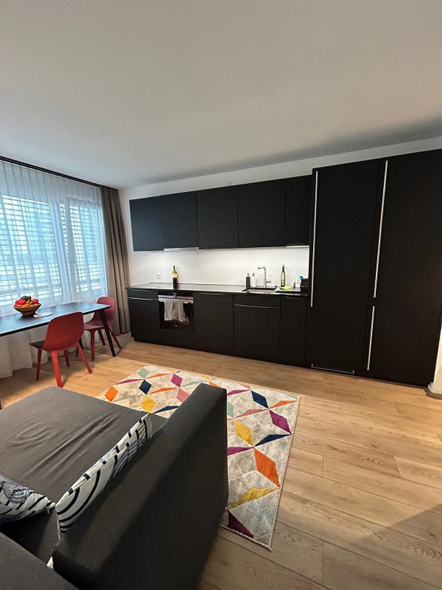 La tua nuova casa nel cuore di Zug! - Foto 2 di 4