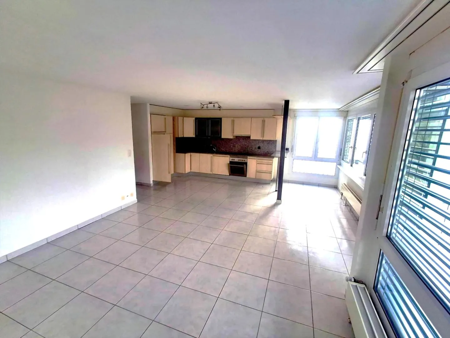 Incantevole appartamento 2.5 camere con parcheggio - Foto 3 di 9