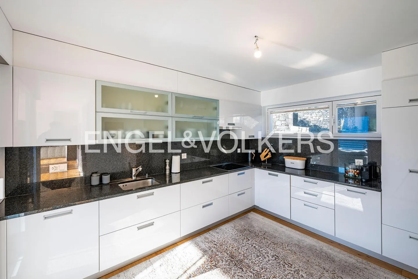 Between Dream Panorama and Modernity: Your Retreat in Contra (5) - Photo 7 of 17