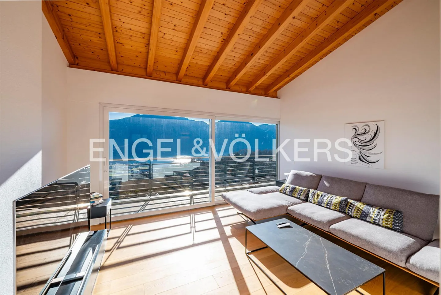 Between Dream Panorama and Modernity: Your Retreat in Contra (5) - Photo 9 of 17