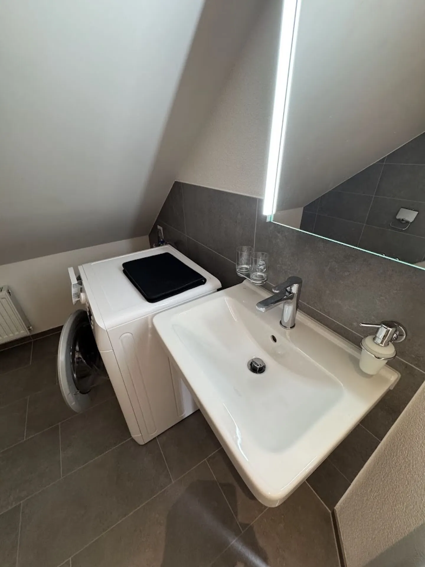 Charmante Dachwohnung in Biel - Foto 8 von 15