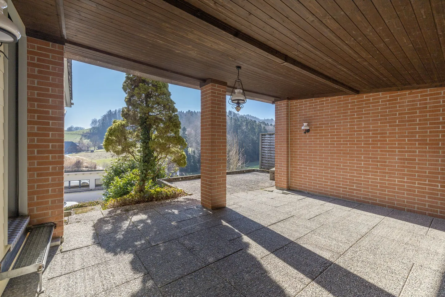 Casa unifamiliare in posizione elevata e soleggiata - Foto 6 di 24