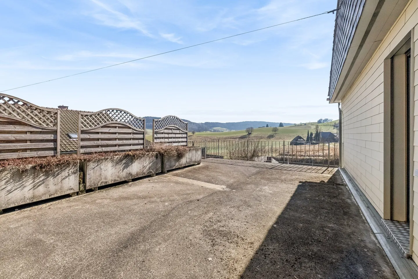 Casa unifamiliare in posizione elevata e soleggiata - Foto 8 di 24