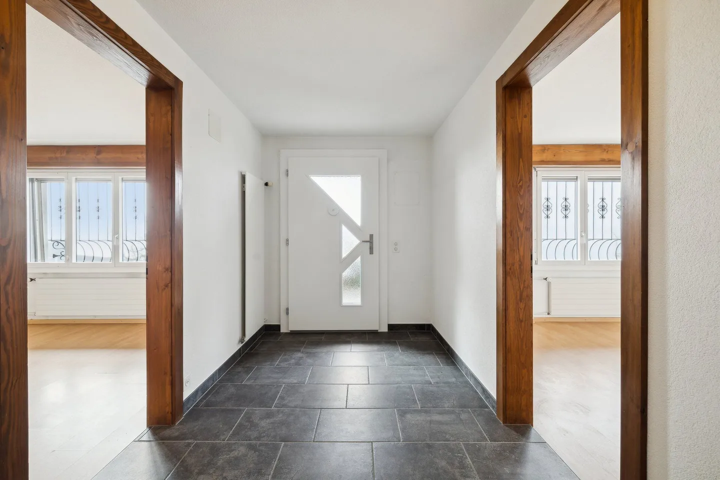 Casa unifamiliare in posizione elevata e soleggiata - Foto 9 di 24