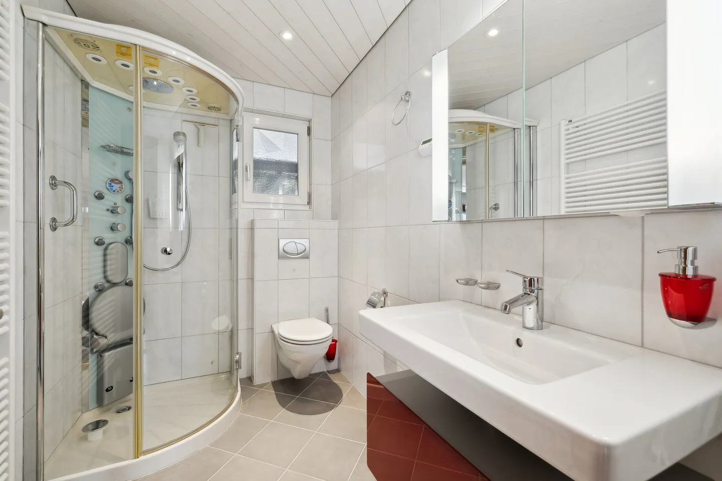 Casa unifamiliare in posizione elevata e soleggiata - Foto 14 di 24