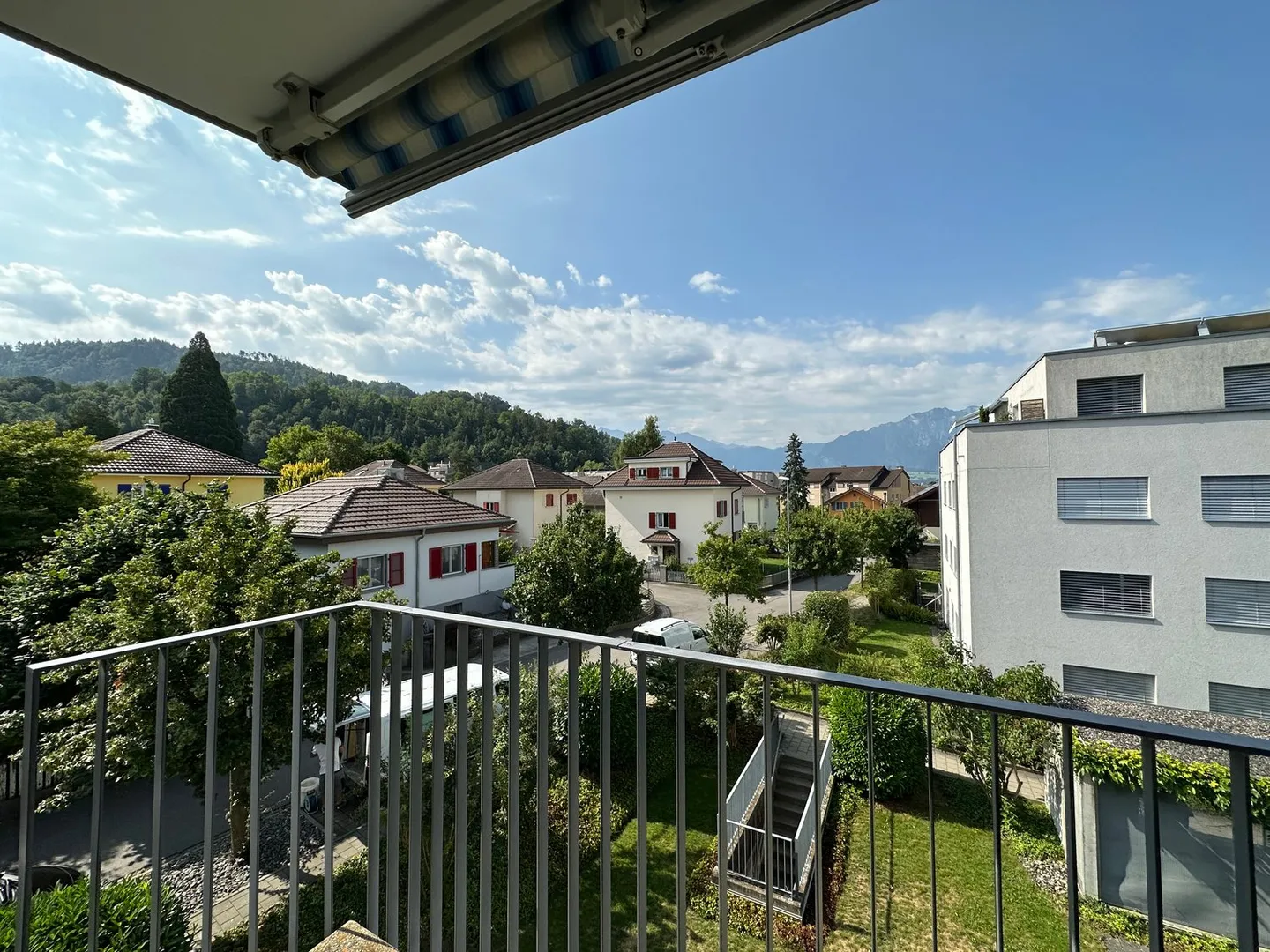 Appartamento moderno e centrale a Steffisburg - Foto 1 di 13