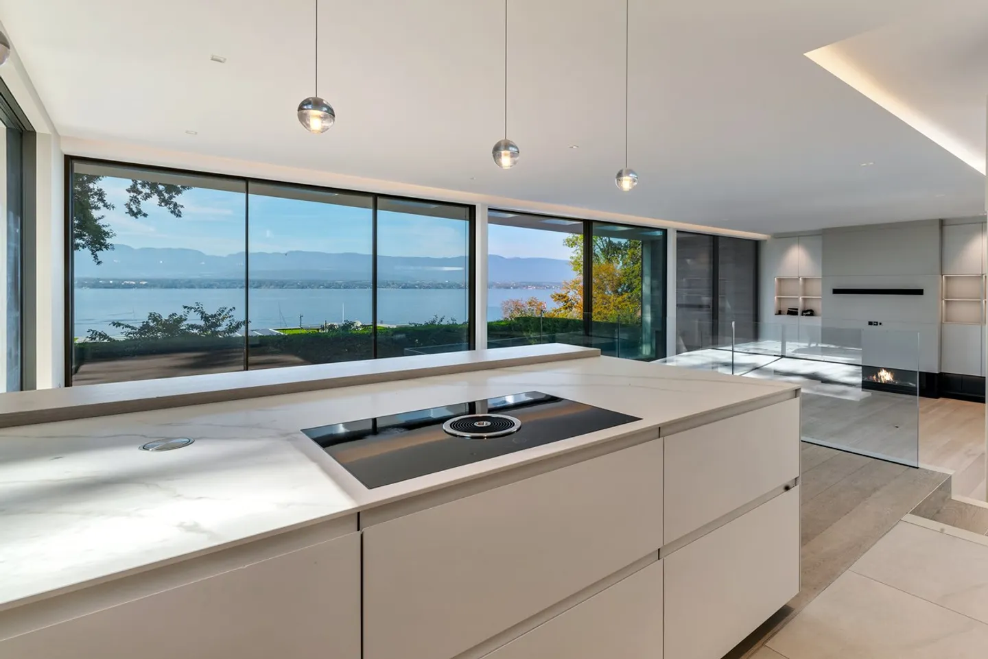 Villa avec vue lac et accès privé lac. - Photo 3 sur 11