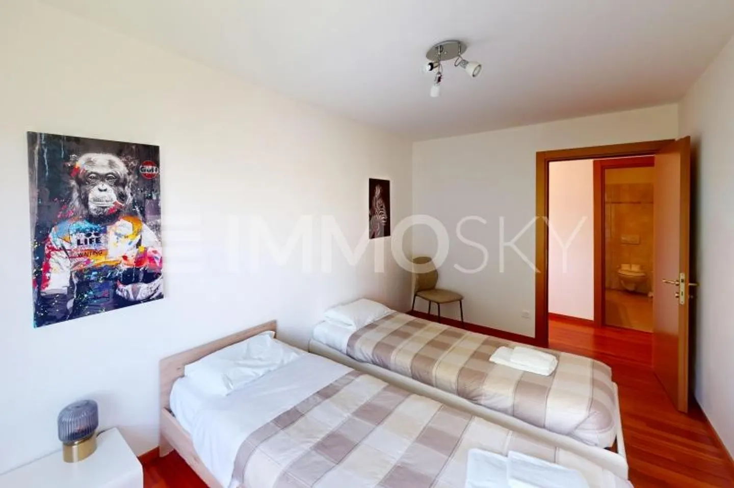 Exclusive Apartment with Lake View - Photo 6 of 6