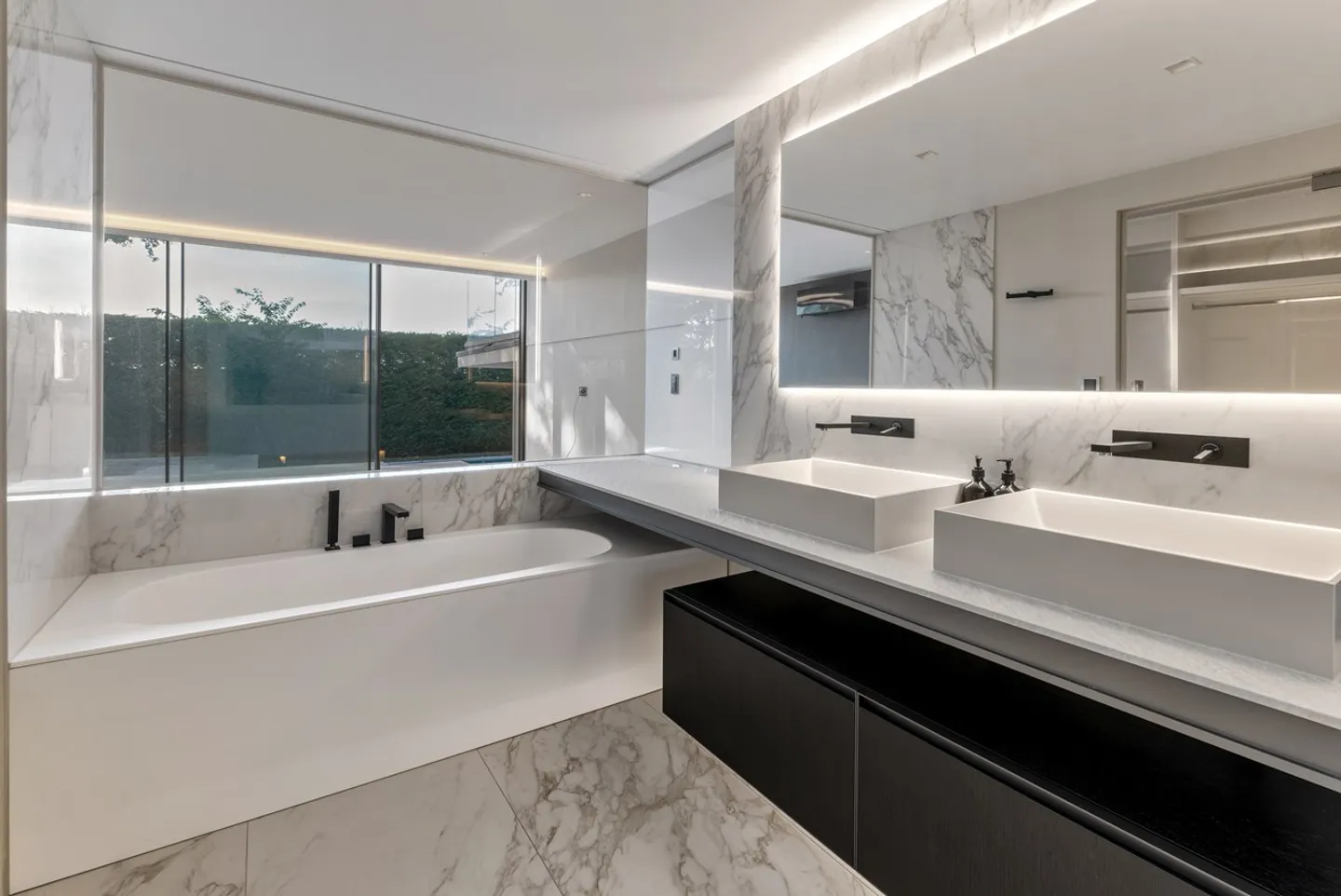 Villa avec vue lac et accès privé lac. - Photo 7 sur 11