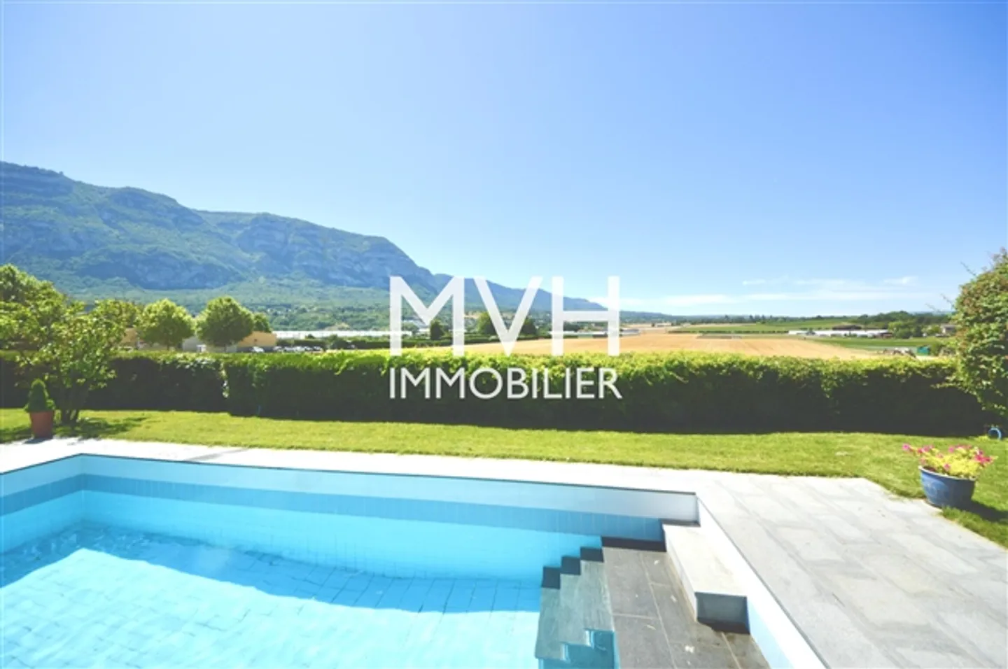 Architect Villa 9 Rooms in the Green - Photo 1 of 9